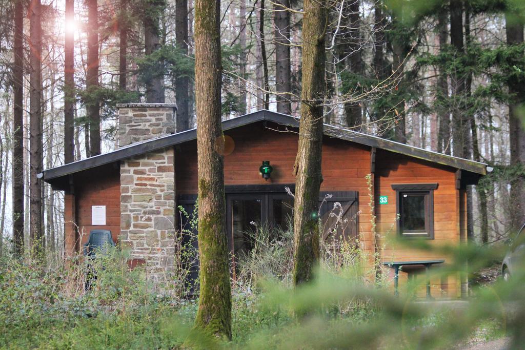 Village De Vacances De Vencimont Vonêche Exterior foto