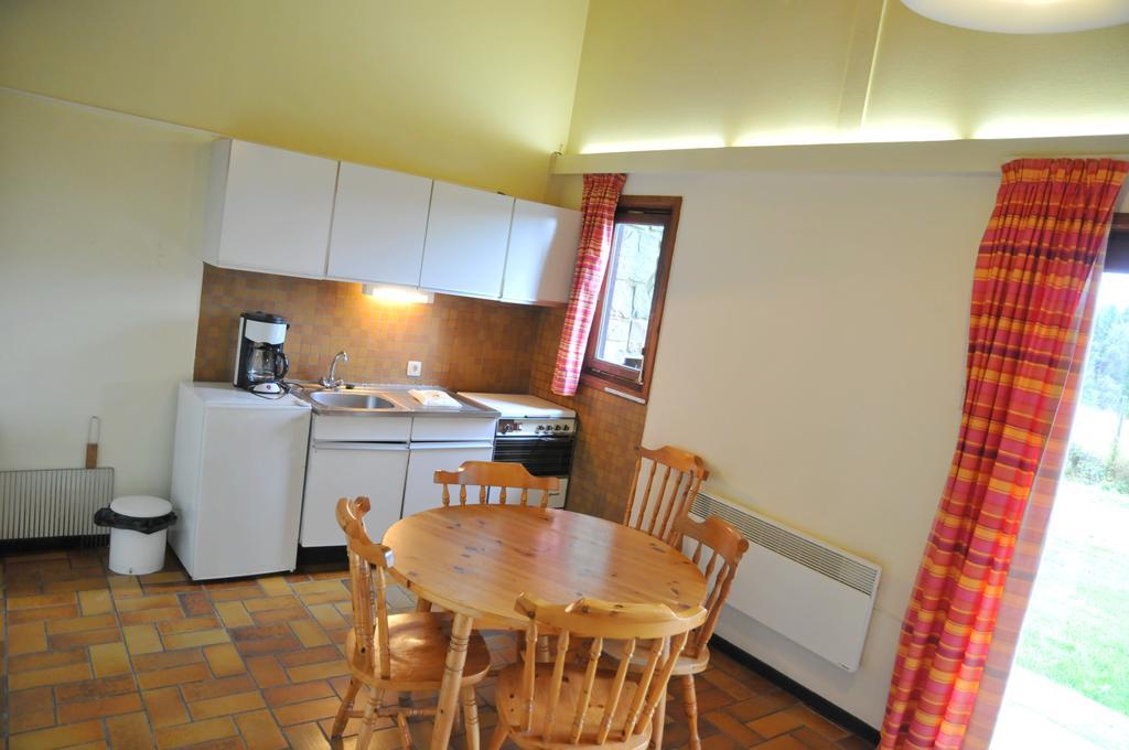 Village De Vacances De Vencimont Vonêche Habitación foto